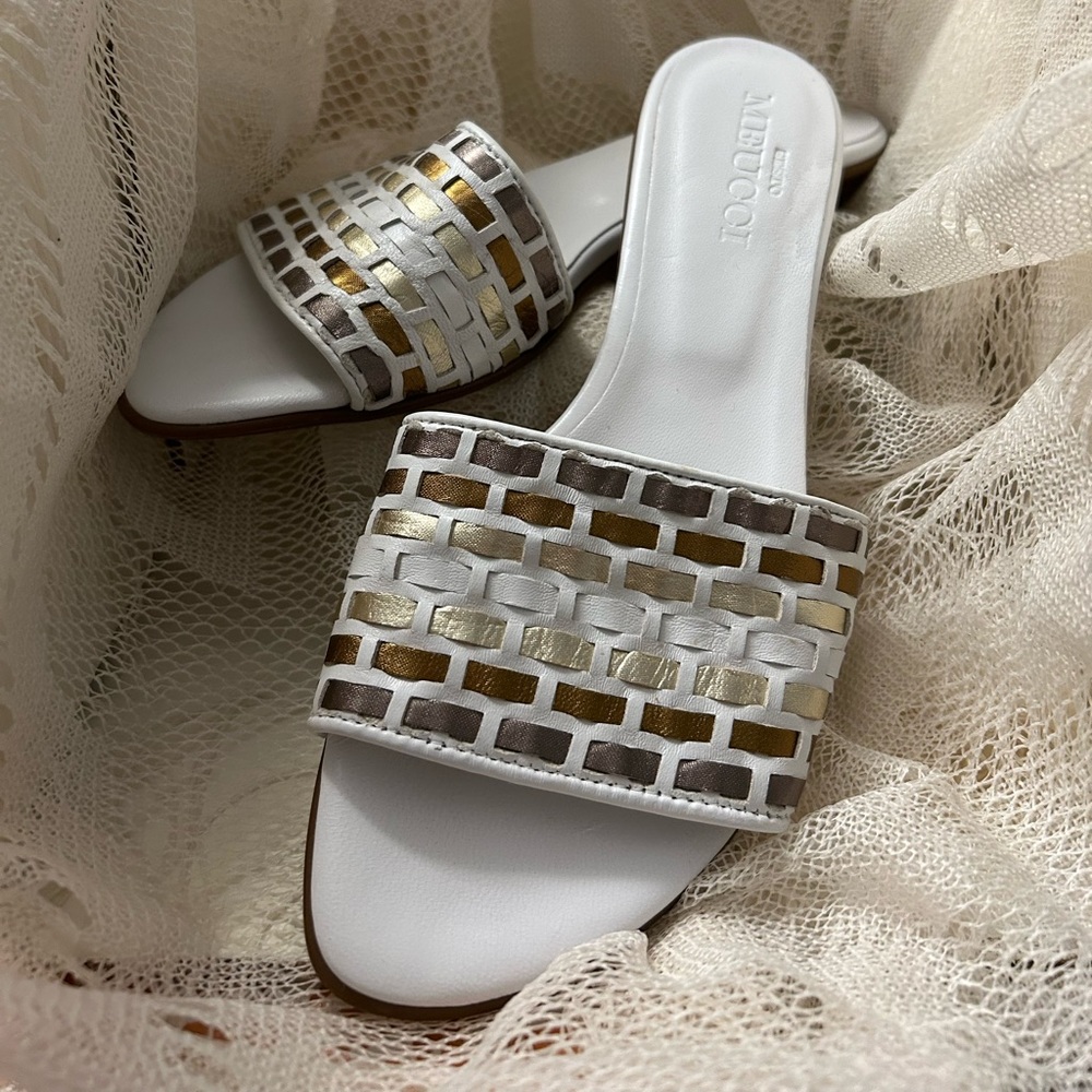 White Sesto Meucci sandals! Perfect for spring and summer wardrobe.